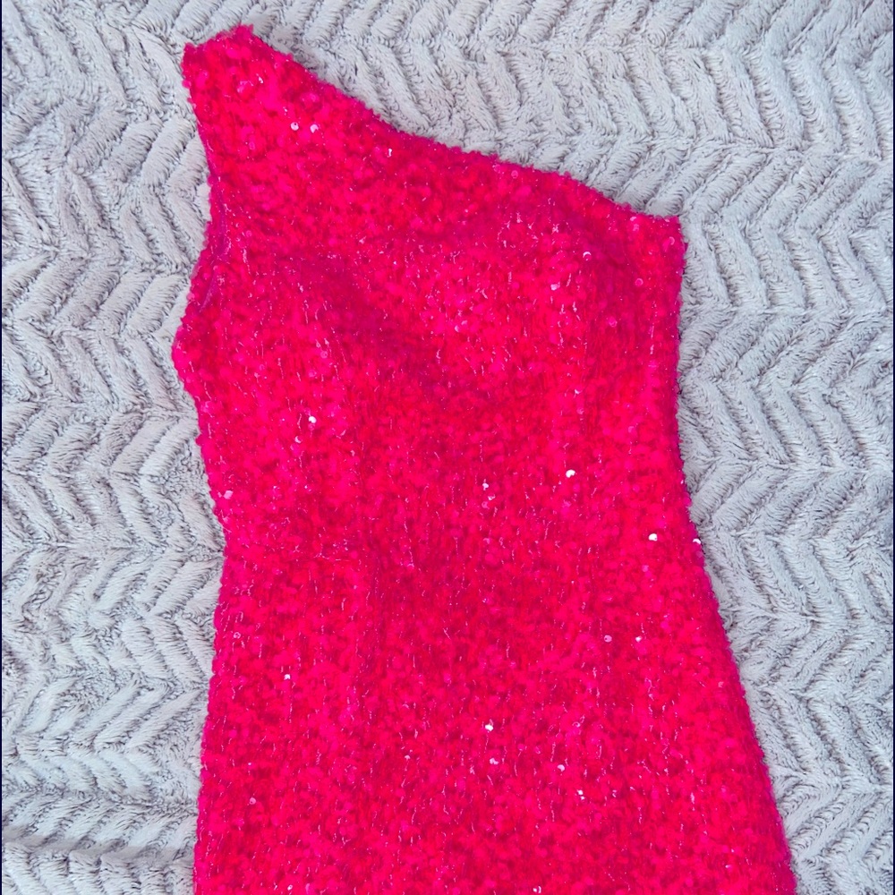 NWOT Hot pink one shoulder sequin hoco dress